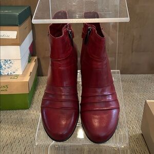 NEW Earth | Ankle Boots